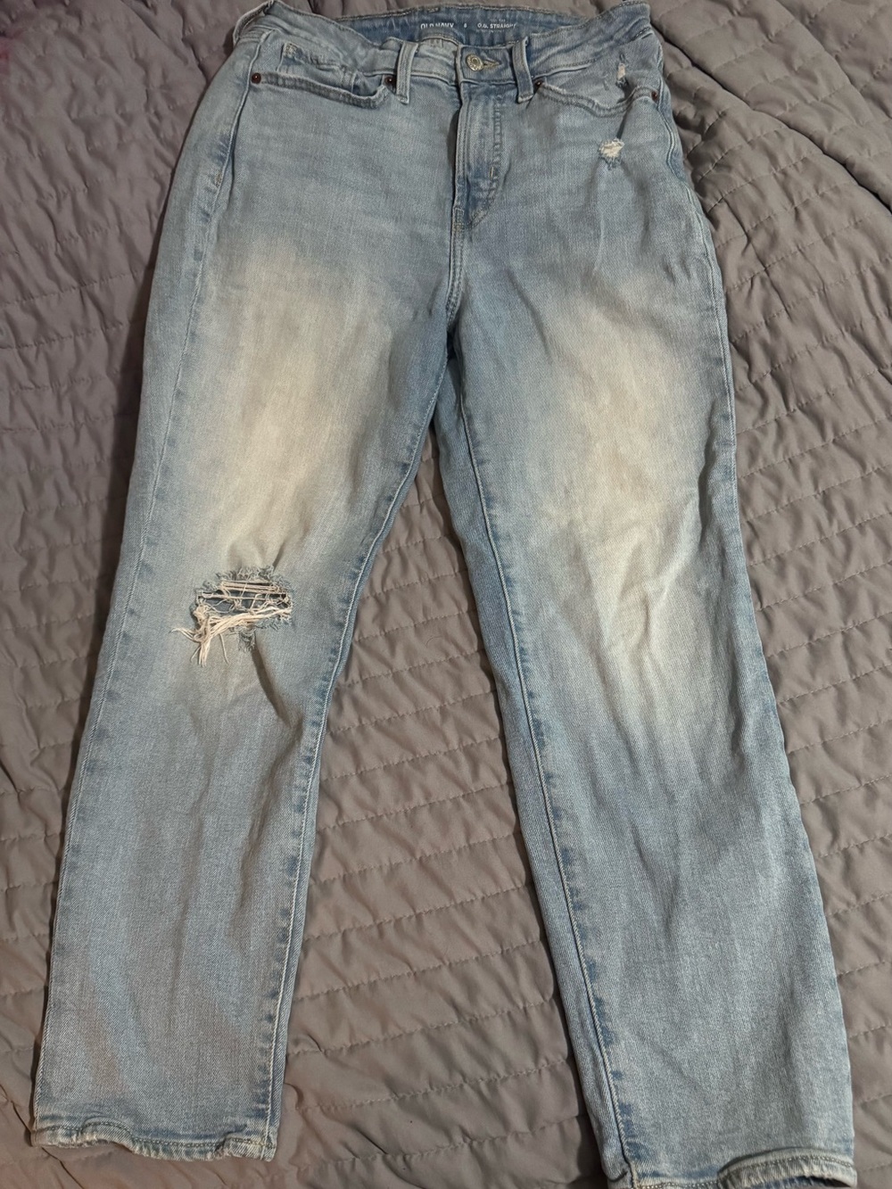 Old navy size 8 Light Blue Distressed Women’s Jeans OG strait high rise